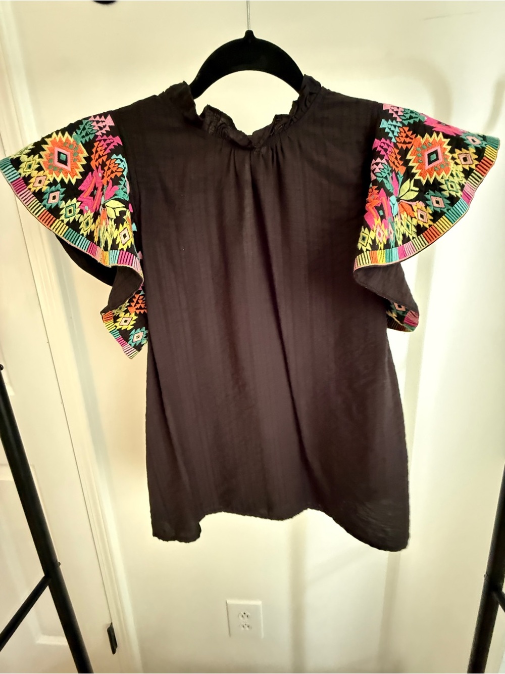 THML Black Linen Embroidered Flutter Sleeve Mock Neck Blouse Women’s XS